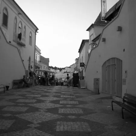 Апартаменты Sunset Haven In - Short Walk To Oldtown